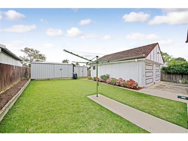 17 Tyler Street, Campbelltown NSW 2560