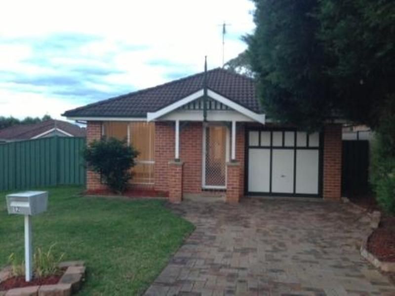 12 HARWOOD PLACE, St Helens Park NSW 2560