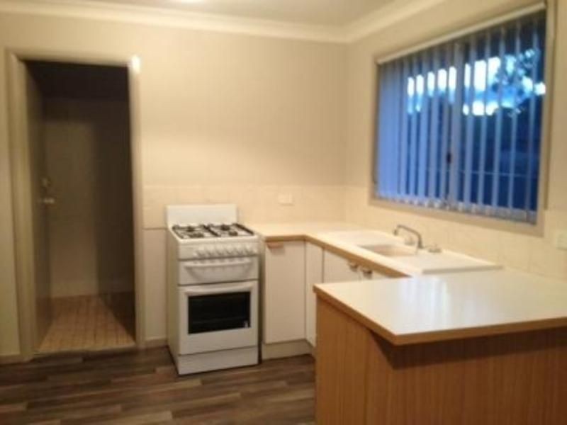 12 HARWOOD PLACE, St Helens Park NSW 2560