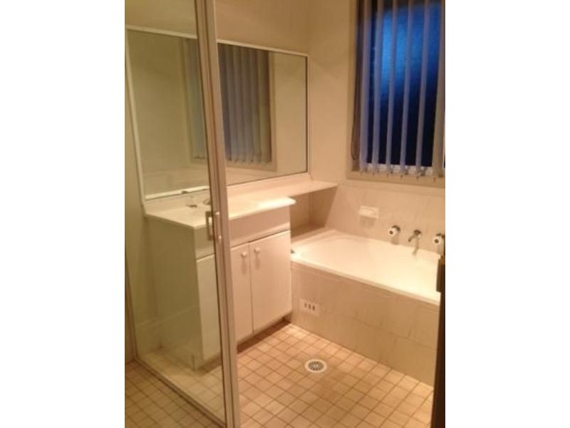 12 HARWOOD PLACE, St Helens Park NSW 2560