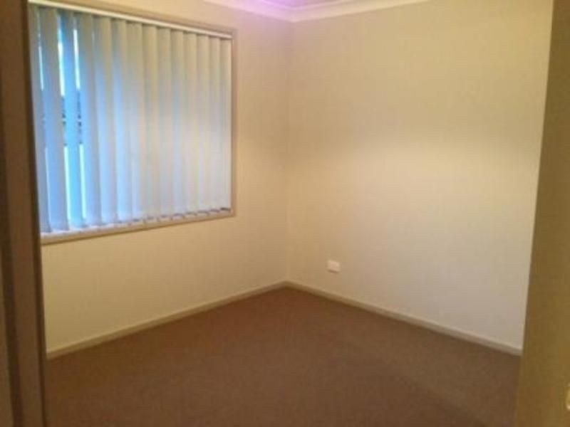 12 HARWOOD PLACE, St Helens Park NSW 2560