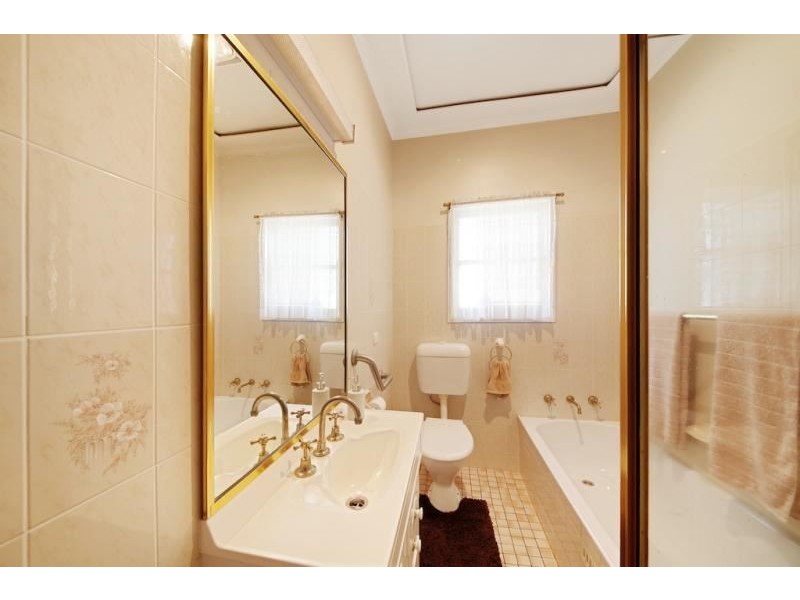 25 Grandview Drive, Campbelltown NSW 2560