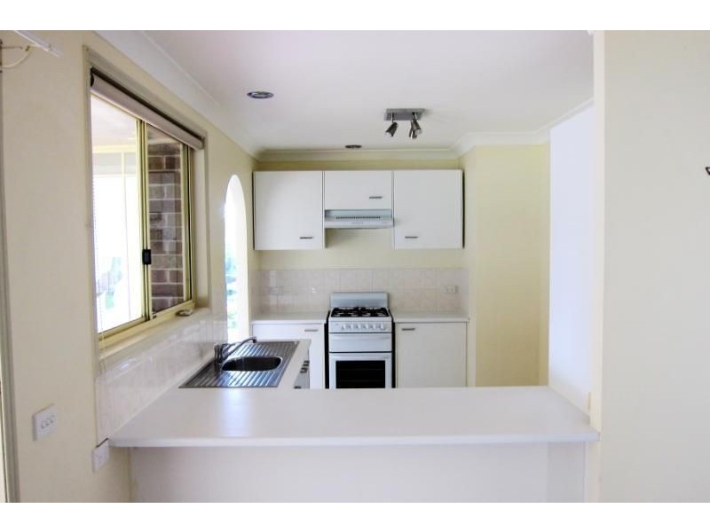 16 Elliot Place, St Helens Park NSW 2560