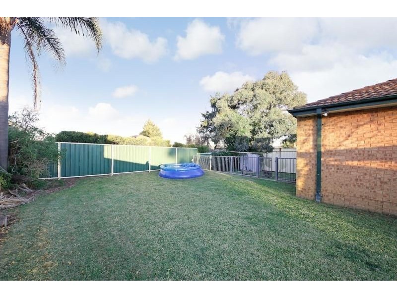 10 Emilia Close, Rosemeadow NSW 2560