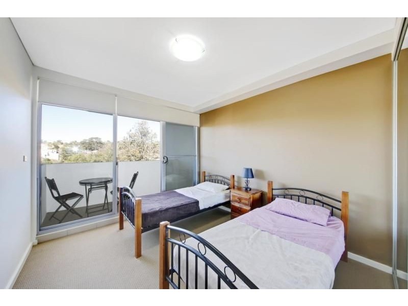 20/31-35 CHAMBERLAIN STREET, Campbelltown NSW 2560
