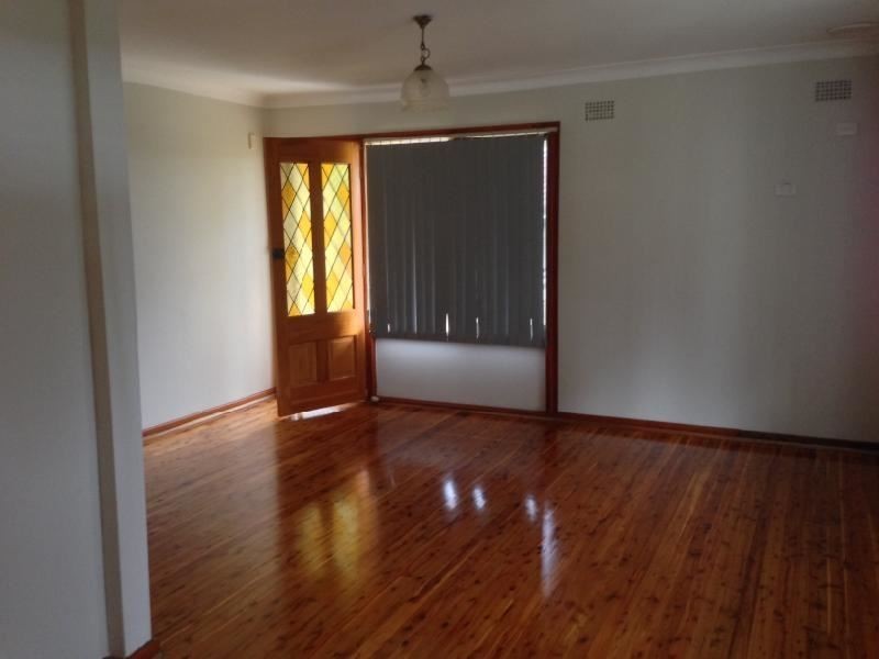 18 Byron Avenue, Campbelltown NSW 2560