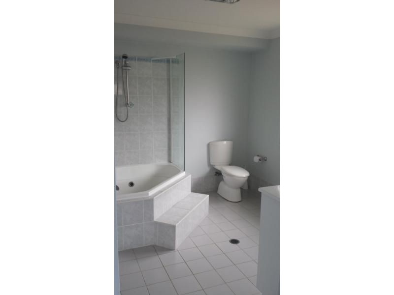 16 Stowe Avenue, Campbelltown NSW 2560