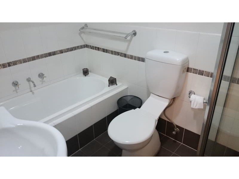 6/13 Chamberlain Street, Campbelltown NSW 2560
