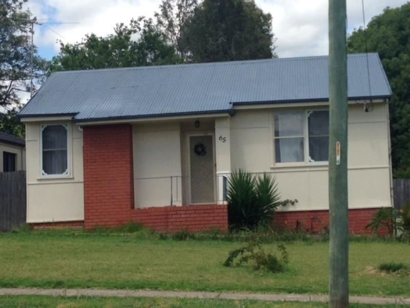 65 Chamberlain, Campbelltown NSW 2560