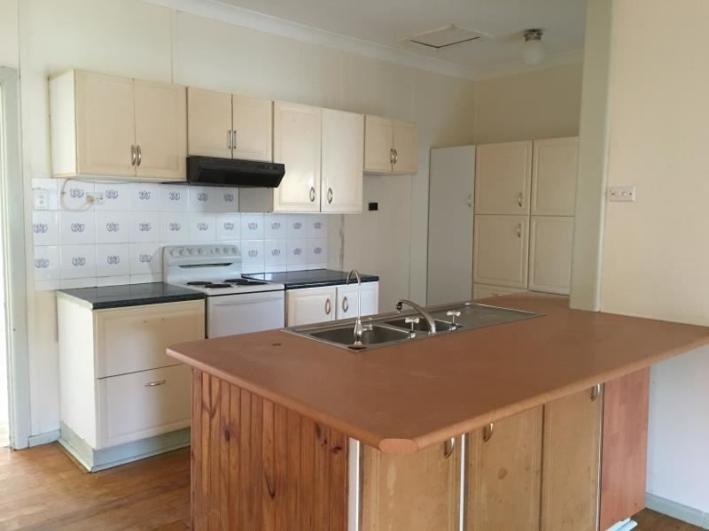 65 Chamberlain, Campbelltown NSW 2560
