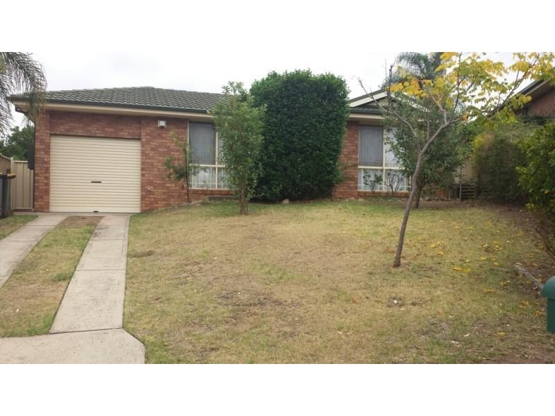 8 ARROW PLACE, Raby NSW 2566