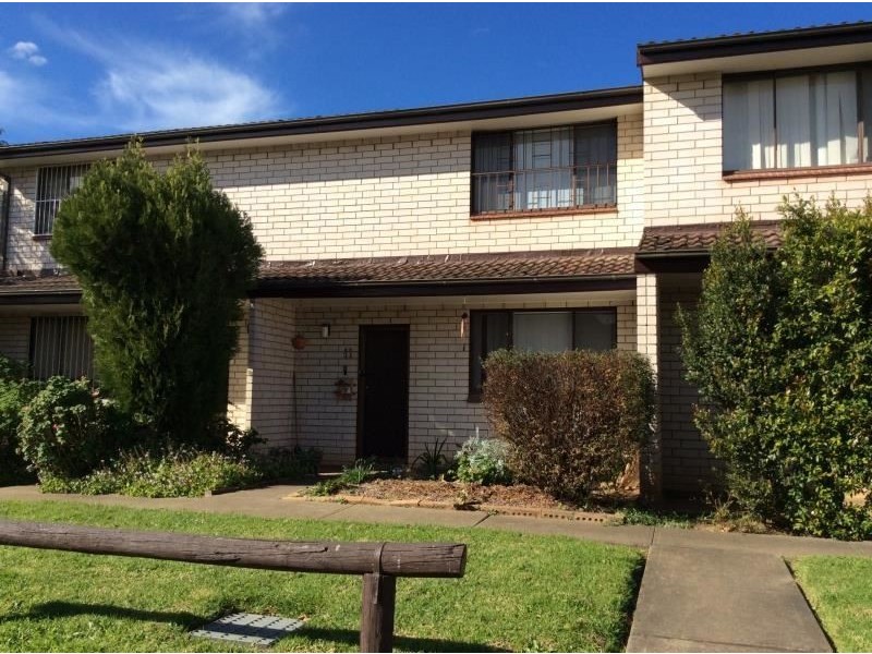 11/9-13 Surrey Street, Minto NSW 2566