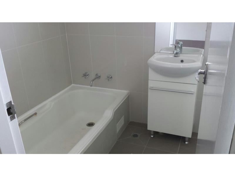 11/7 Reddall Street, Campbelltown NSW 2560