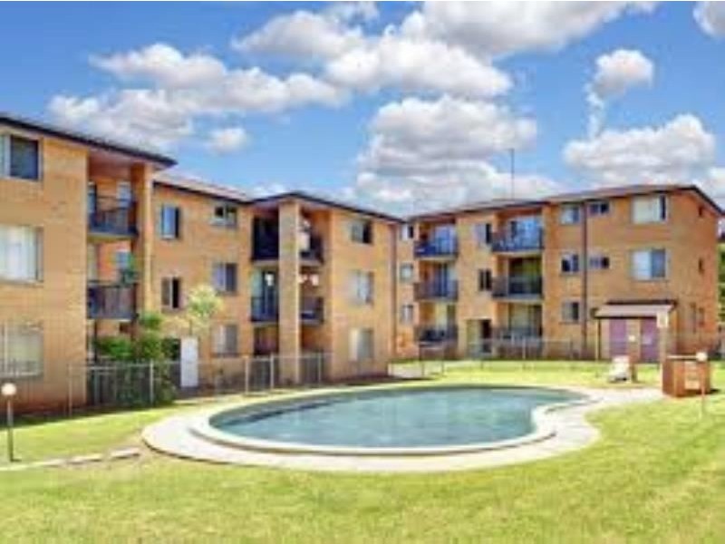 31/5-7 HODDLE AVENUE, Bradbury NSW 2560