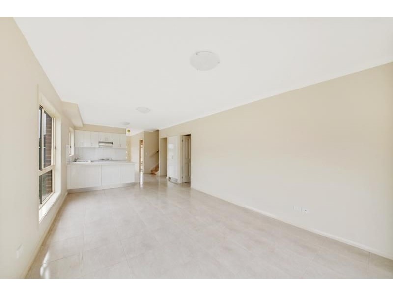 18/102 FELDSPAR ROAD, Eagle Vale NSW 2558