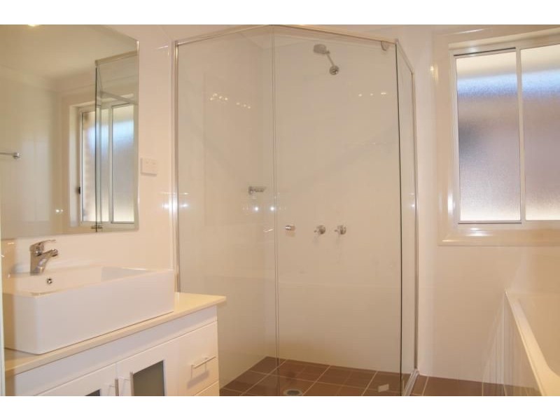 4B Vaucluse Place, Glen Alpine NSW 2560