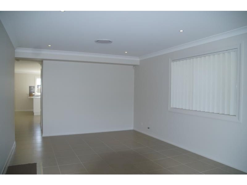 4B Vaucluse Place, Glen Alpine NSW 2560