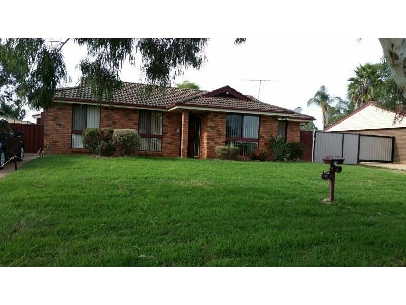 59 Lorenzo Crescent, Rosemeadow NSW 2560