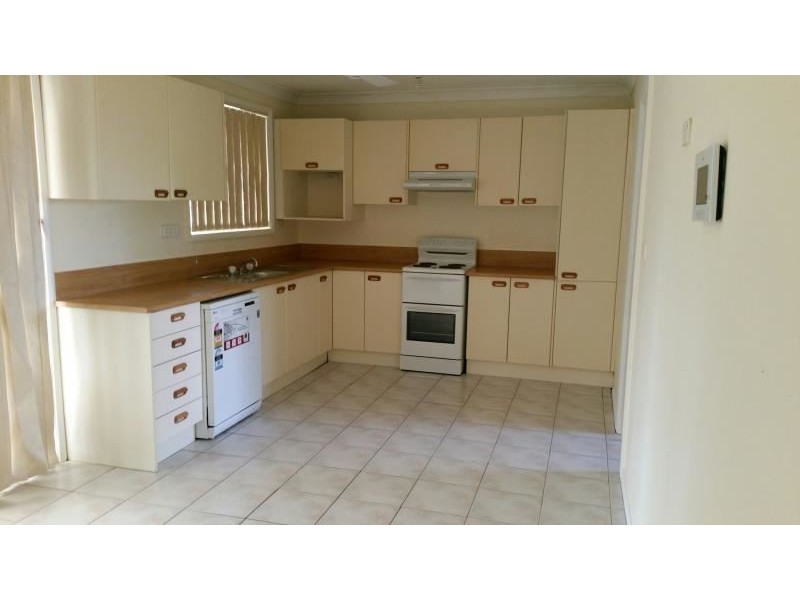 59 Lorenzo Crescent, Rosemeadow NSW 2560