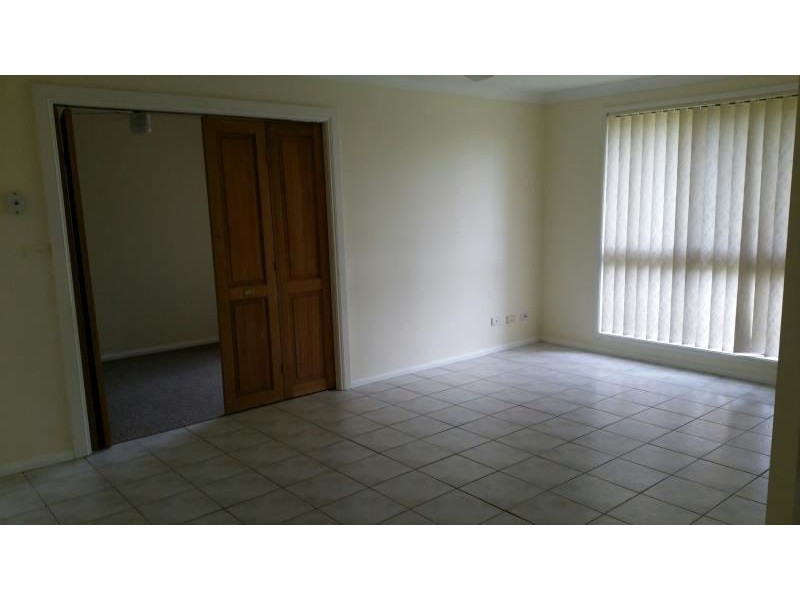 59 Lorenzo Crescent, Rosemeadow NSW 2560