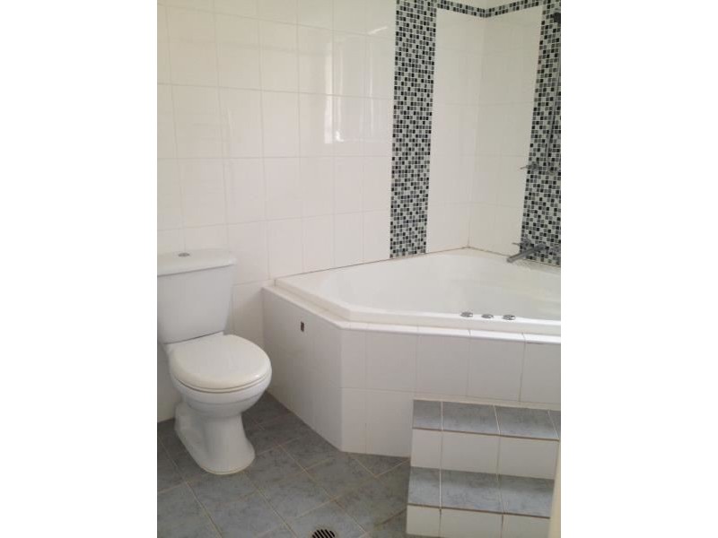 59 Lorenzo Crescent, Rosemeadow NSW 2560