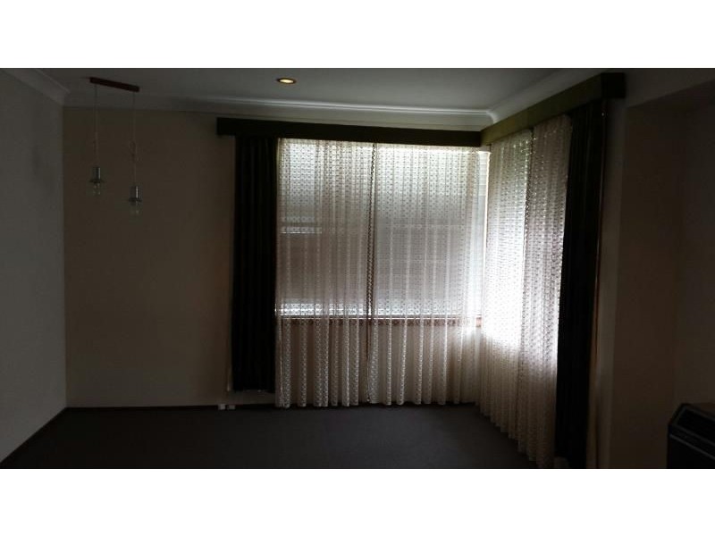 7 Salisbury Avenue, Glenfield NSW 2167