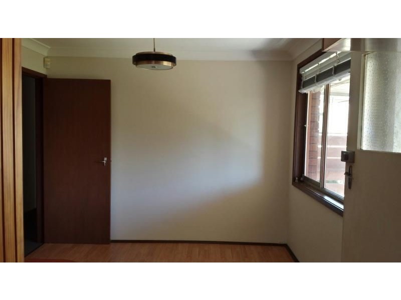 7 Salisbury Avenue, Glenfield NSW 2167