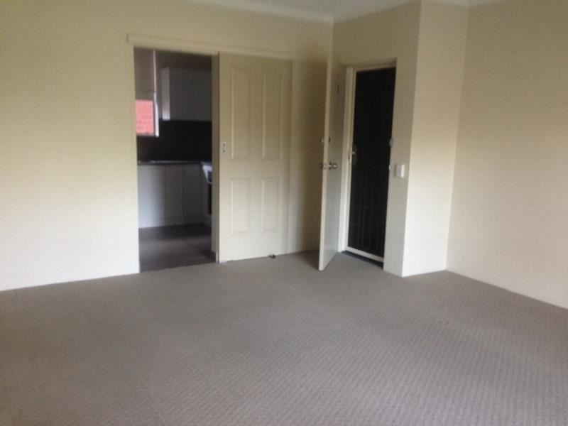 8/19 Chamberlain Street, Campbelltown NSW 2560