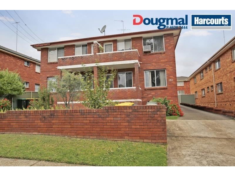 8/182 Lindesay Street, Campbelltown NSW 2560