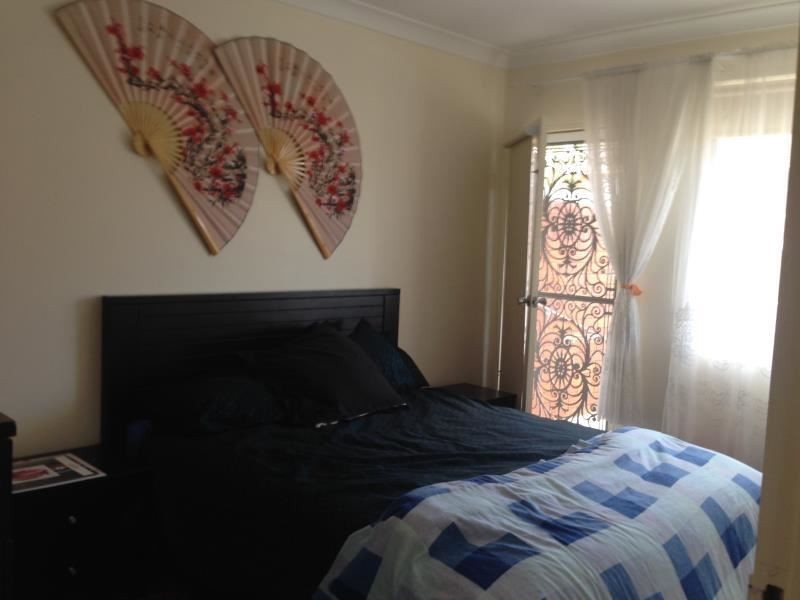 8/182 Lindesay Street, Campbelltown NSW 2560