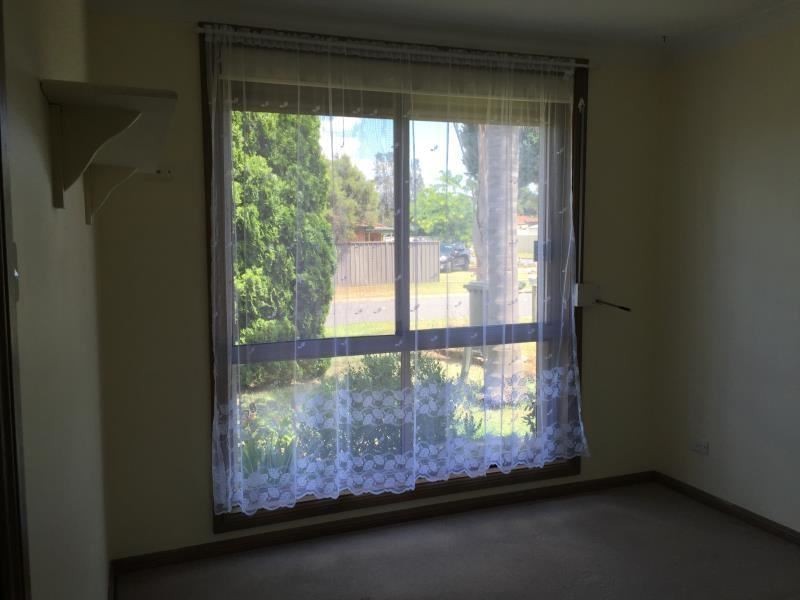 52A Oswald Crescent, Rosemeadow NSW 2560