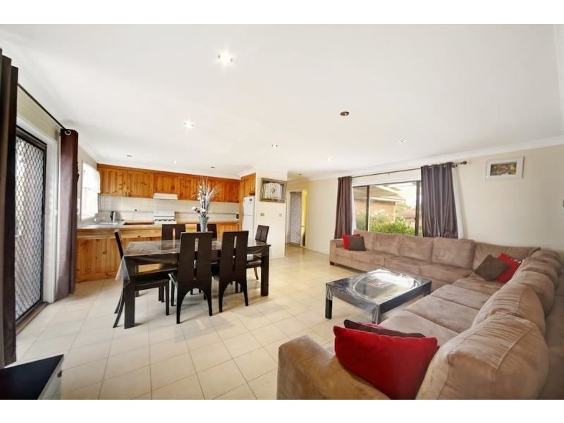 14 Moffat Place, Minto NSW 2566