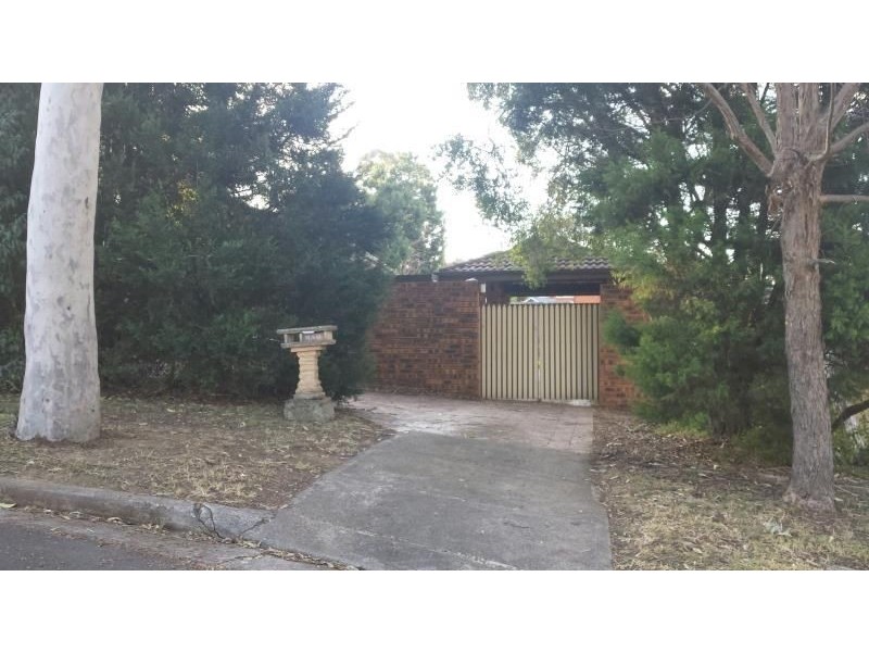 8 MUNDOWY PLACE, Bradbury NSW 2560