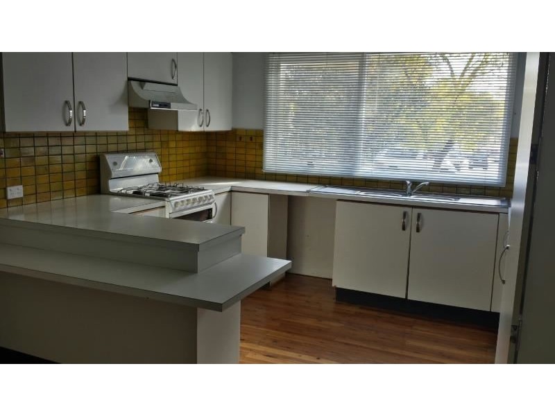 10 Woodhouse Drive, Ambarvale NSW 2560