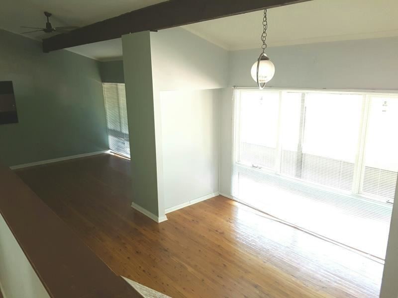 10 Woodhouse Drive, Ambarvale NSW 2560