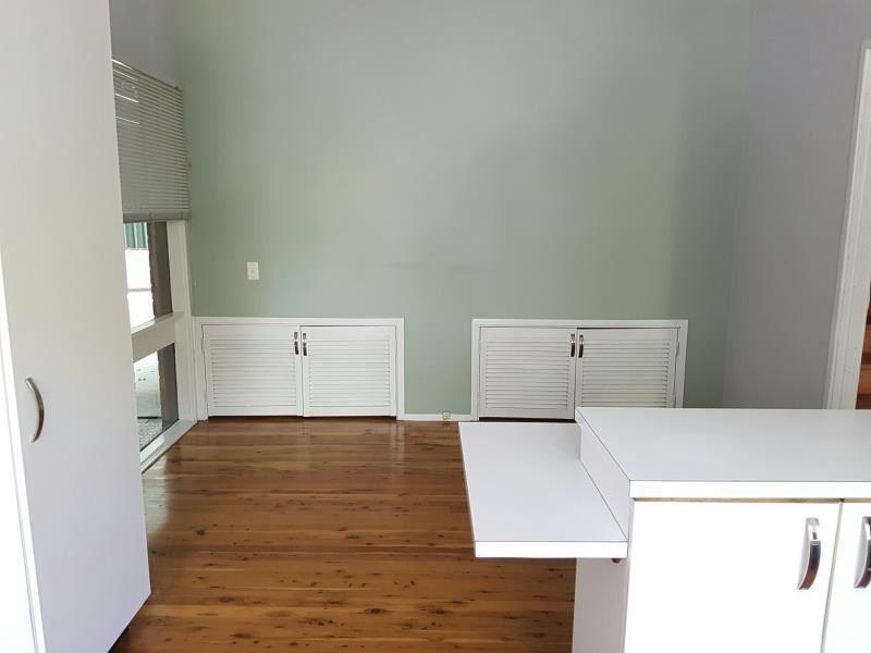 10 Woodhouse Drive, Ambarvale NSW 2560