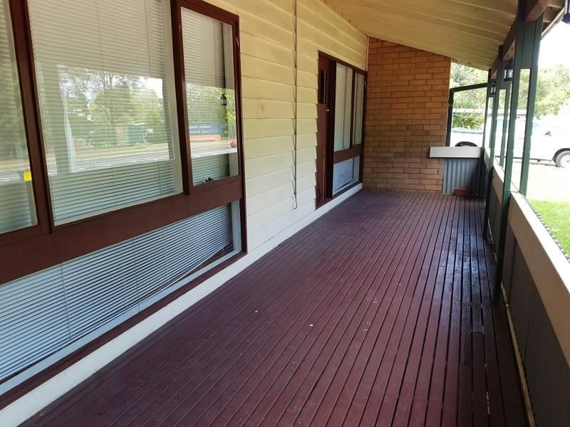 10 Woodhouse Drive, Ambarvale NSW 2560