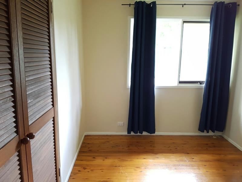 10 Woodhouse Drive, Ambarvale NSW 2560