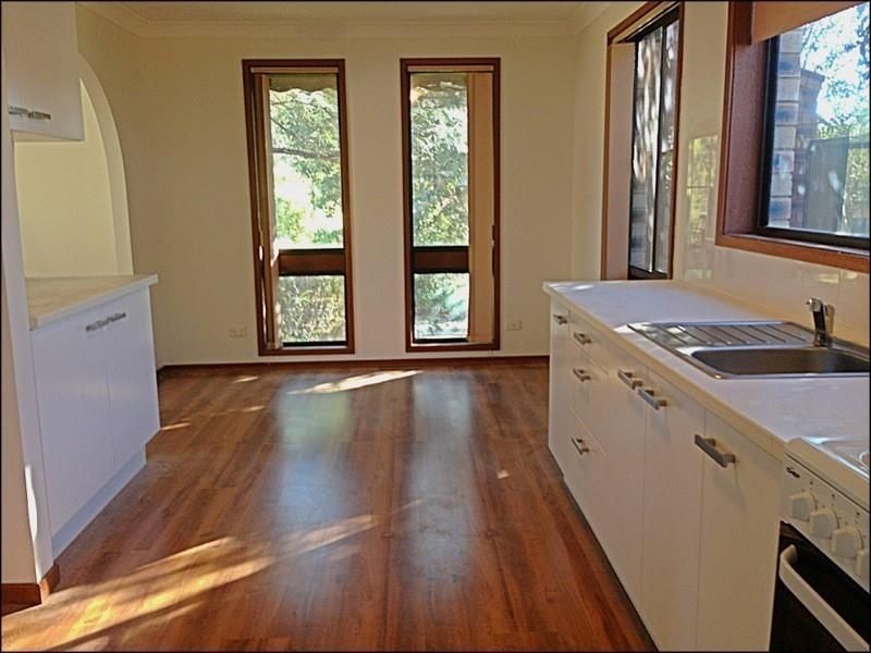 42 Horatio Ave, Rosemeadow NSW 2560