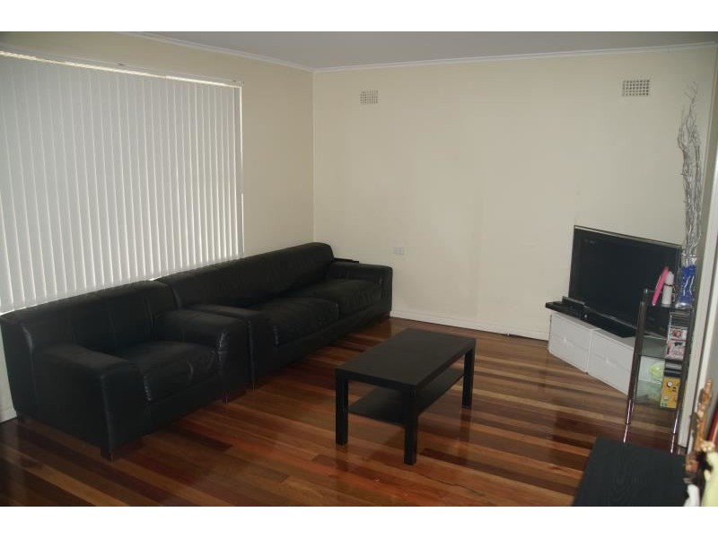 2 Milton Crescent, Leumeah NSW 2560