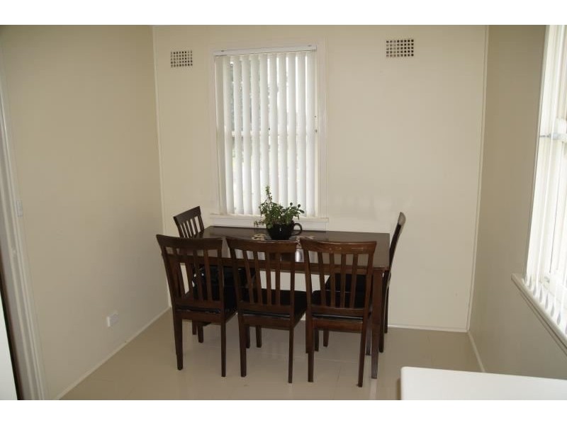 2 Milton Crescent, Leumeah NSW 2560