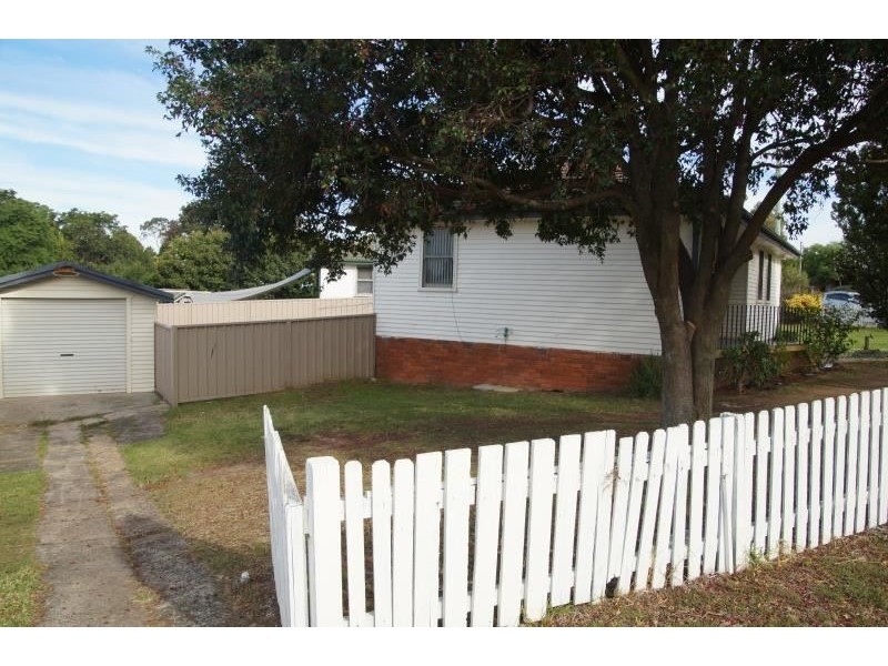 2 Milton Crescent, Leumeah NSW 2560