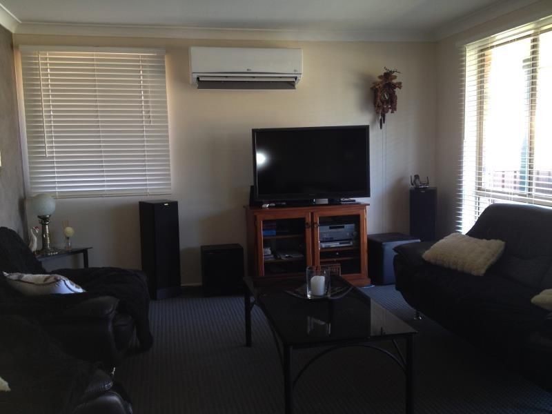 6 COLLIER PLACE, St Helens Park NSW 2560