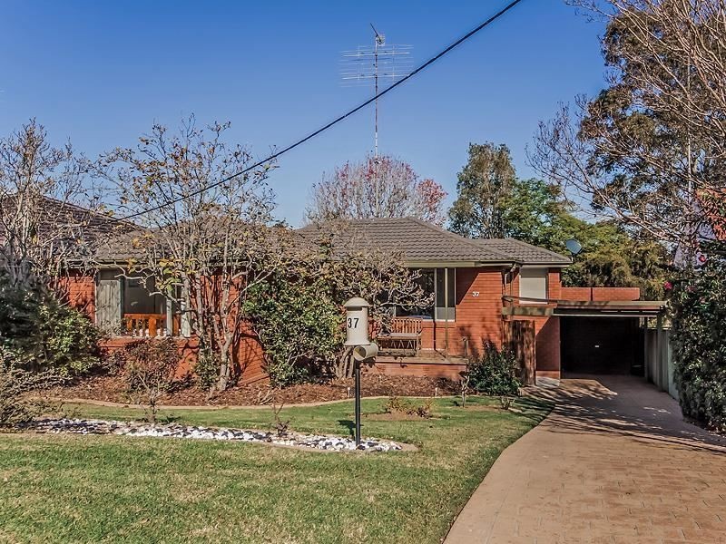 37 Grandview Drive, Campbelltown NSW 2560