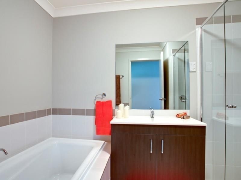 41 INGLEBURN GARDENS DR, Ingleburn NSW 2565
