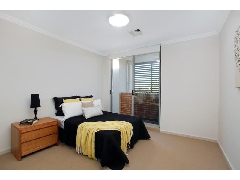 33/1-5 Parkside Crescent, Campbelltown NSW 2560