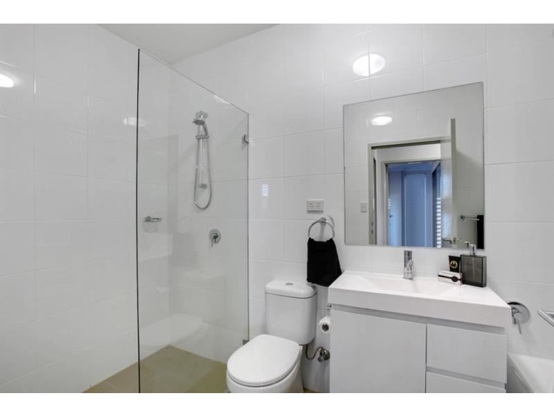 33/1-5 Parkside Crescent, Campbelltown NSW 2560