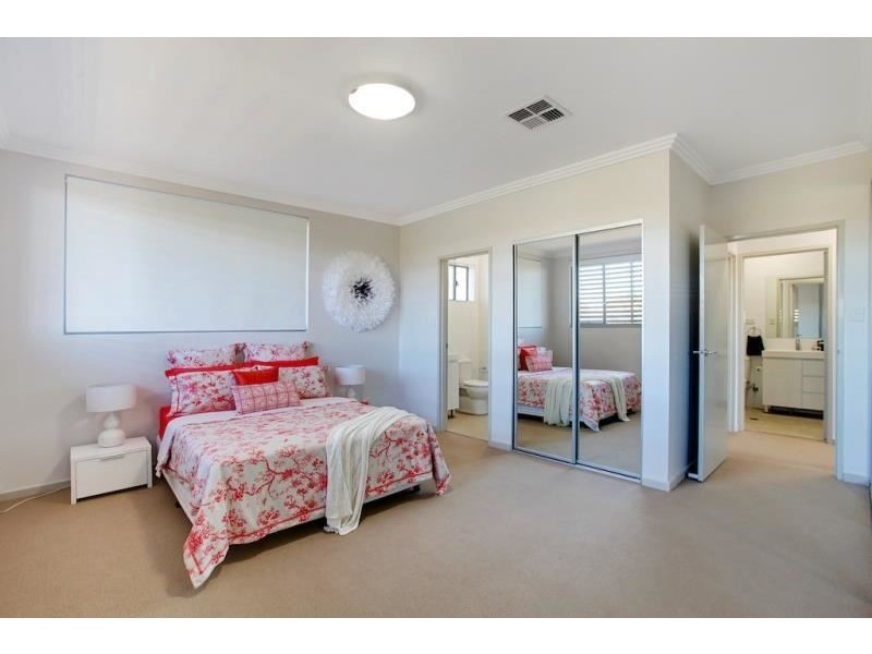 33/1-5 Parkside Crescent, Campbelltown NSW 2560