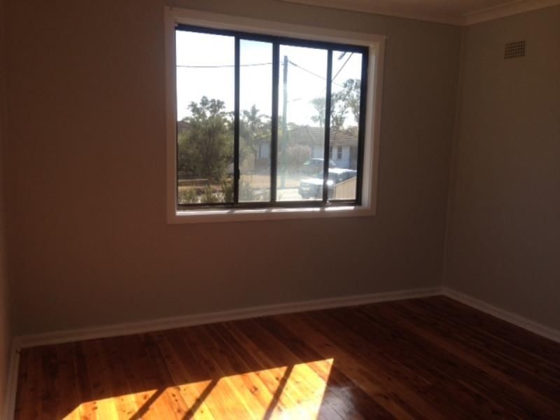 6 SEDDON PLACE, Campbelltown NSW 2560
