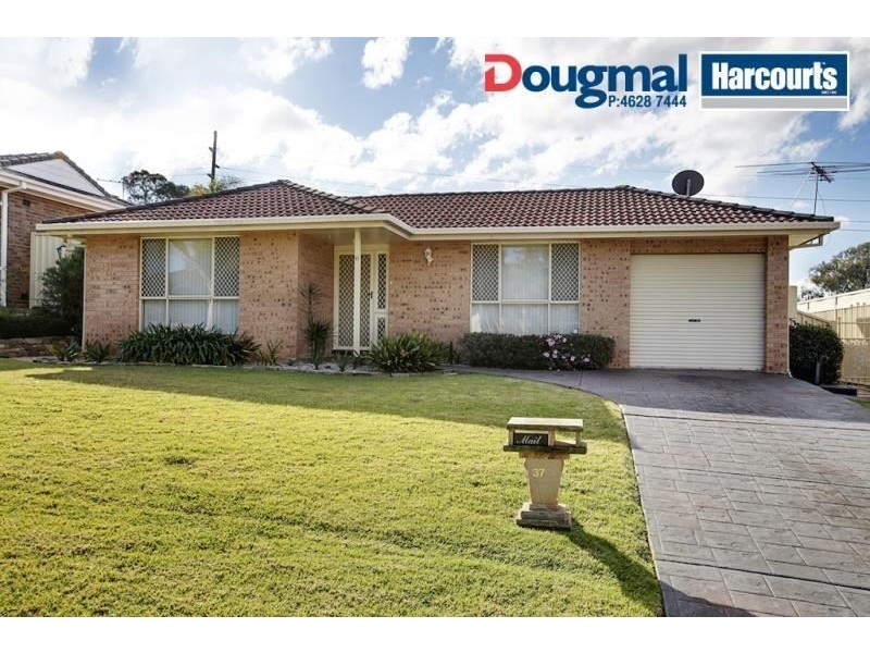 37 Balthasar Close, Rosemeadow NSW 2560